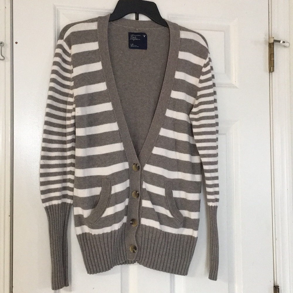 American Eagle Long Sleeve Cardigan sweater